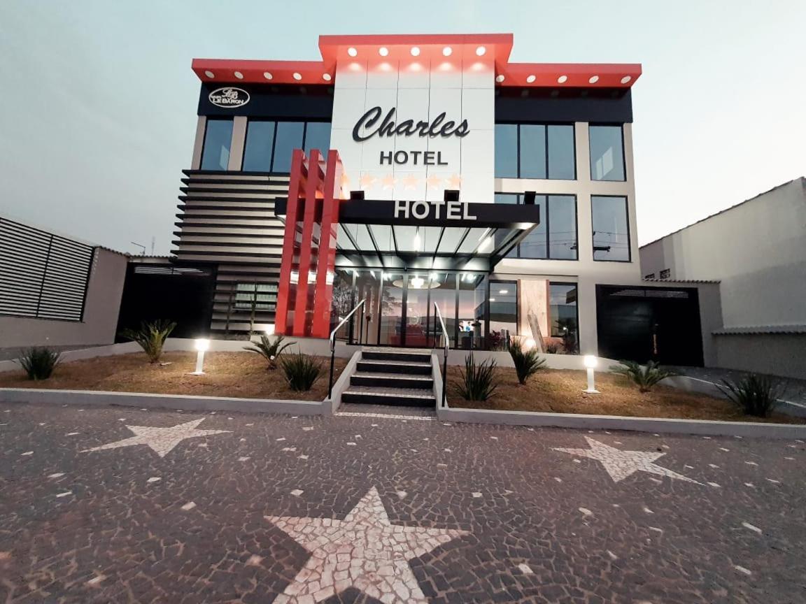 Charles Hotel Pôrto Ferreira Extérieur photo