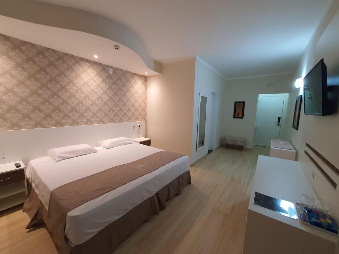 Charles Hotel Pôrto Ferreira Extérieur photo
