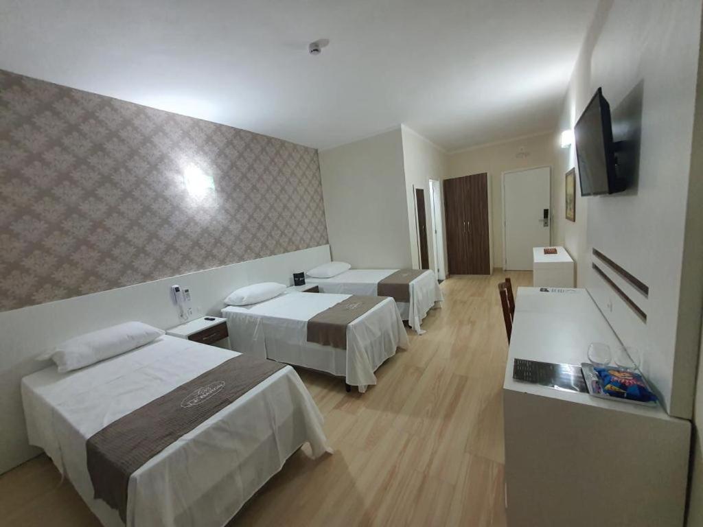 Charles Hotel Pôrto Ferreira Extérieur photo