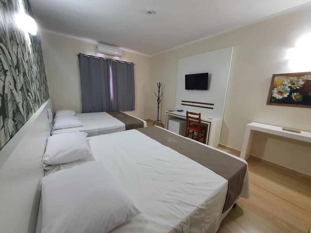 Charles Hotel Pôrto Ferreira Extérieur photo